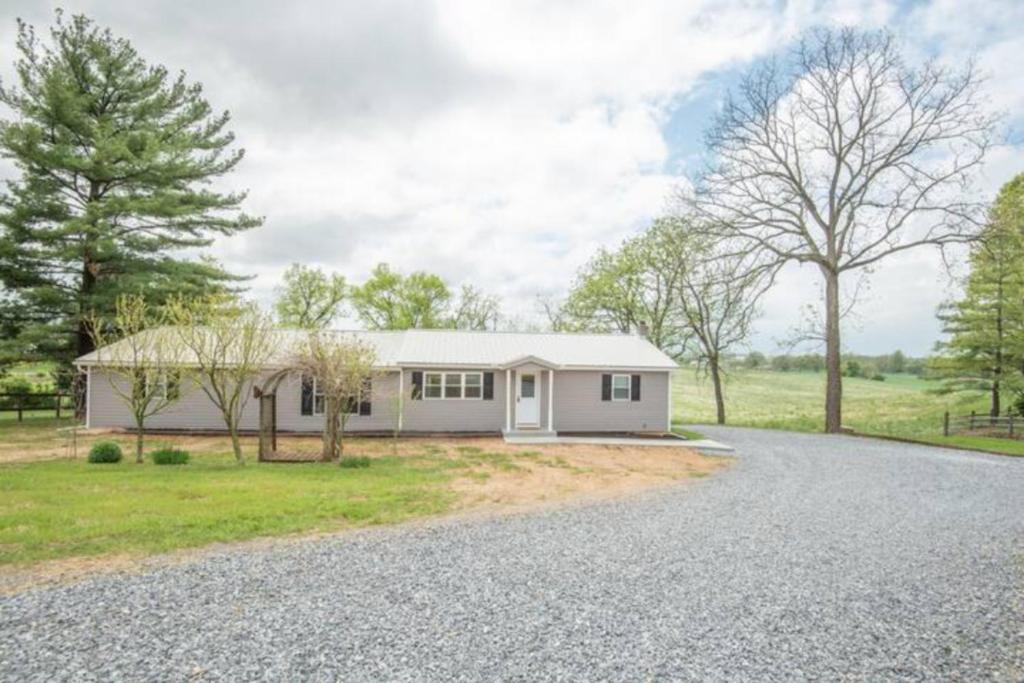 Ridge Side Villa with Hot tub, Shippensburg (updated prices 2024)