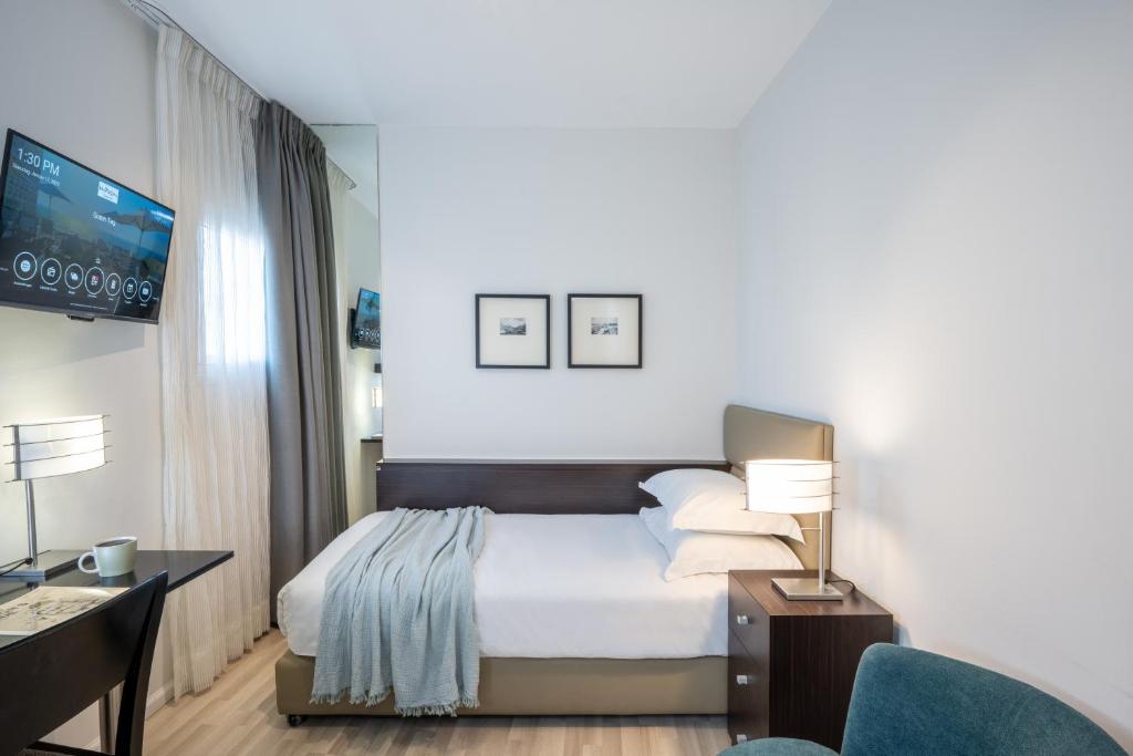 Postel nebo postele na pokoji v ubytování Maxim Design Hotel 3 Star Superior