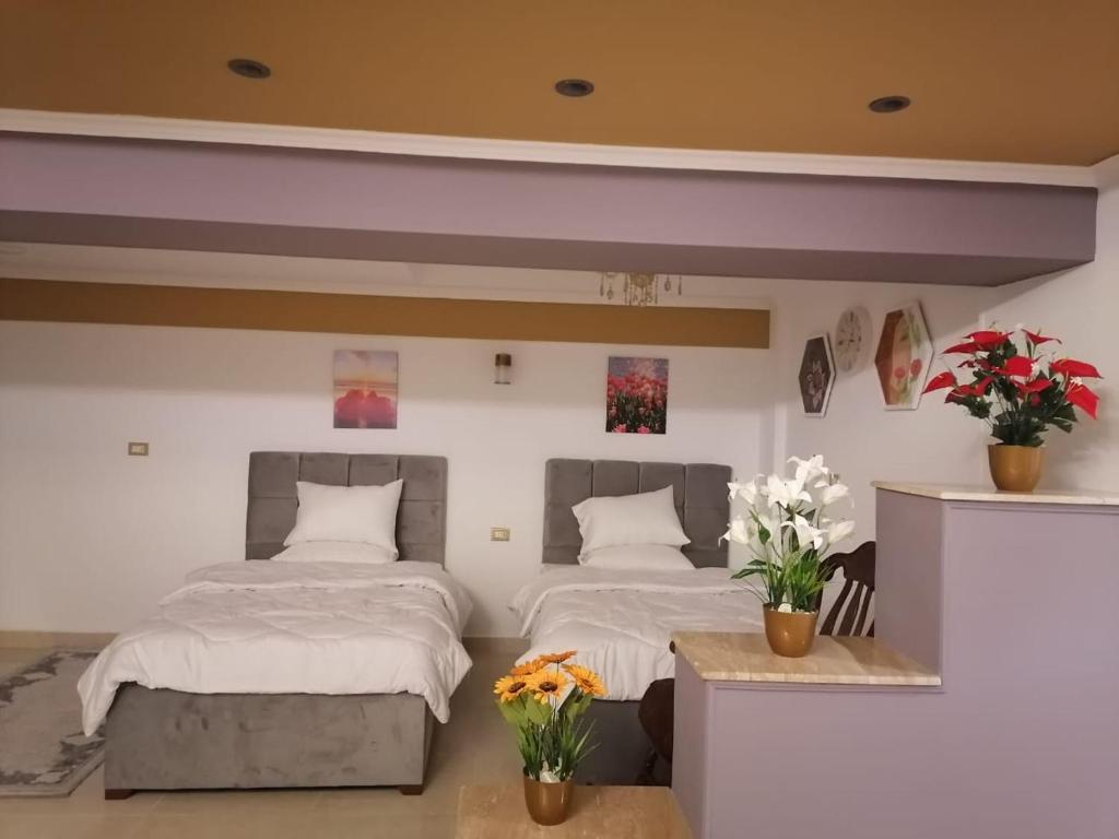 Postel nebo postele na pokoji v ubytování Cozy fully furnished studio