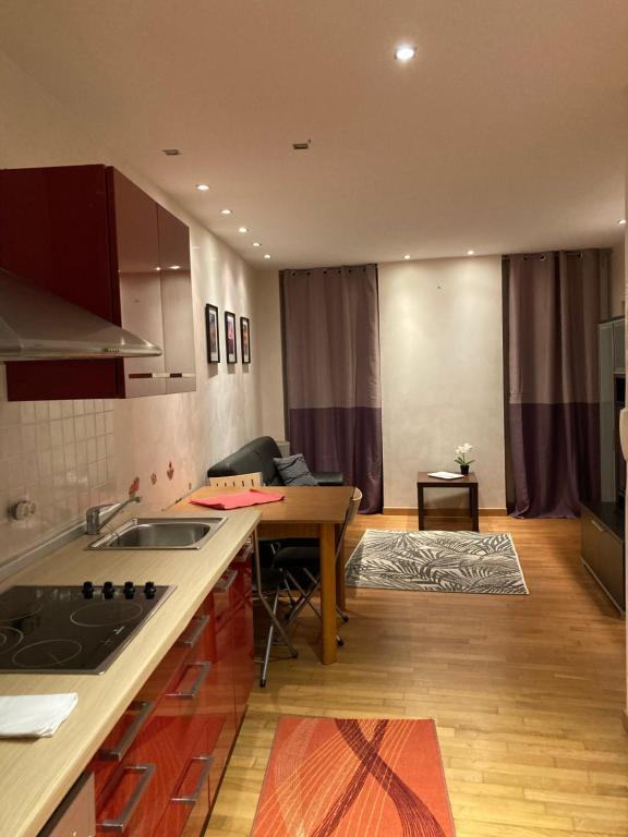Posteľ alebo postele v izbe v ubytovaní Appartement 2bedrooms 3min de Palais des Festivals