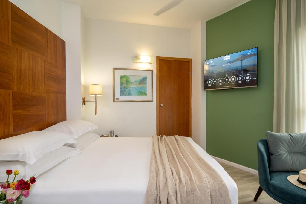 Postel nebo postele na pokoji v ubytování Maxim Design Hotel 3 Star Superior