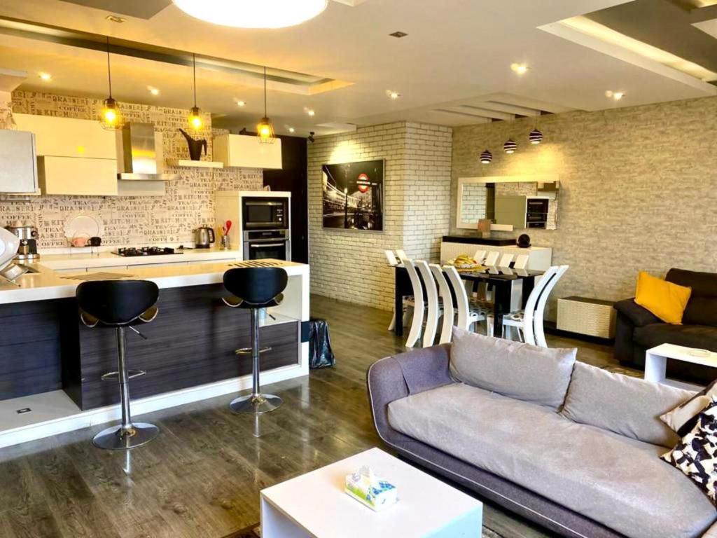 A Luxury Spacious condo New Cairo, Madinaty