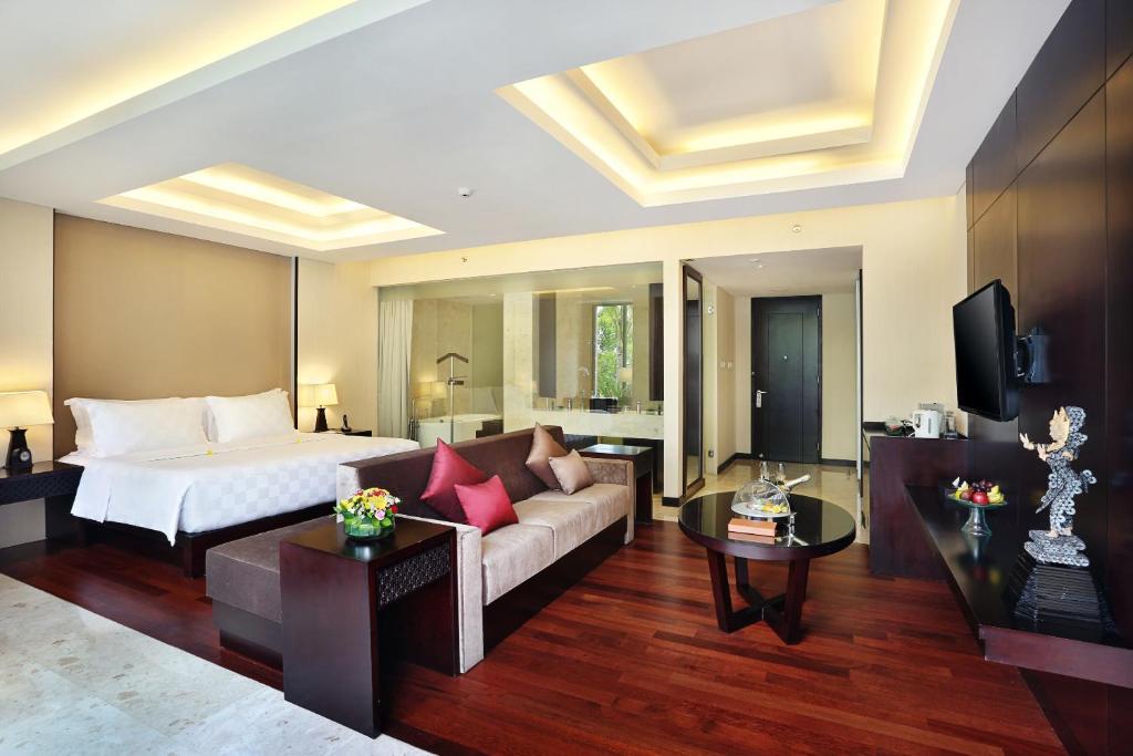 Postel nebo postele na pokoji v ubytování Bali Nusa Dua Hotel
