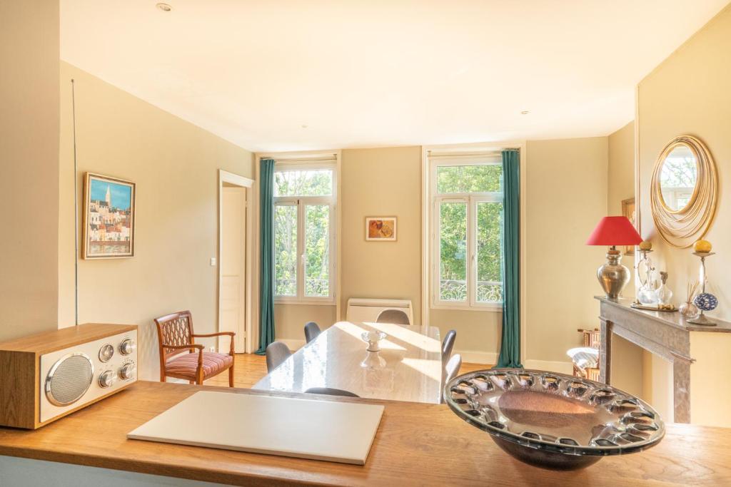 Zdjęcie z galerii obiektu Splendide appartement face aux remparts Boulogne sur mer w mieście Boulogne-sur-Mer