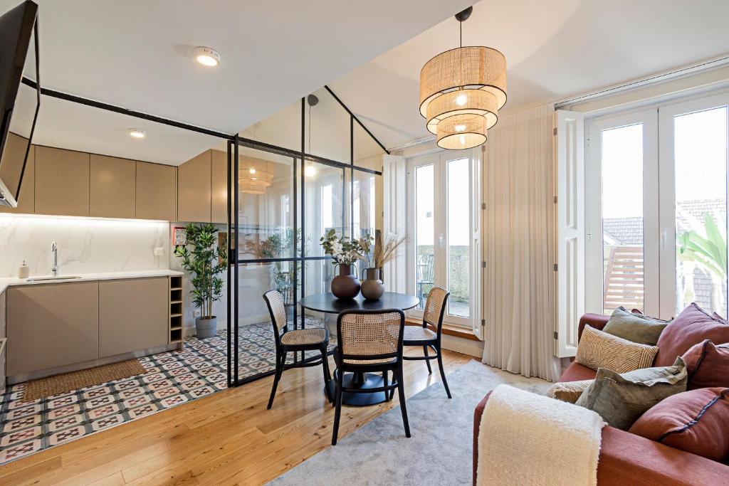 Bonfim Elegant Duplex w/ AC by LovelyStay