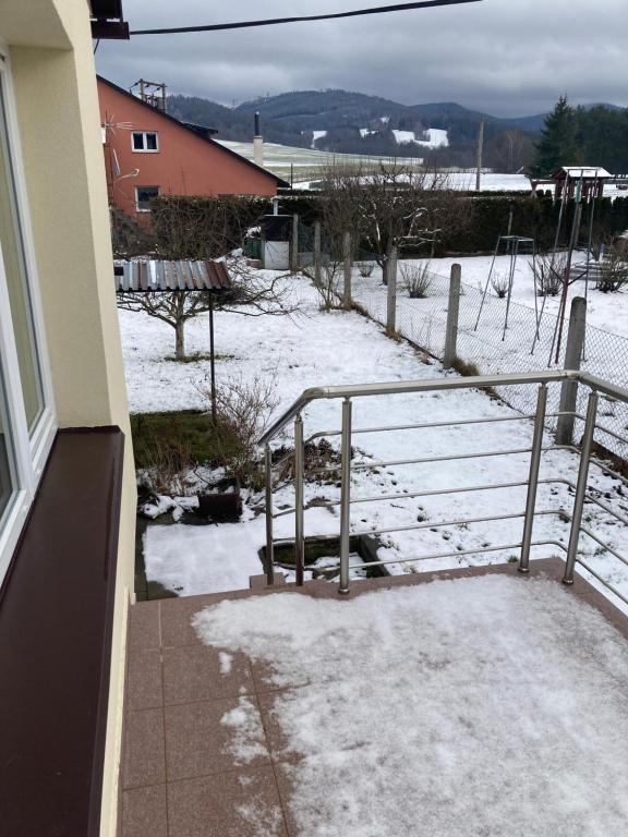 Chata u medvěda v zimě