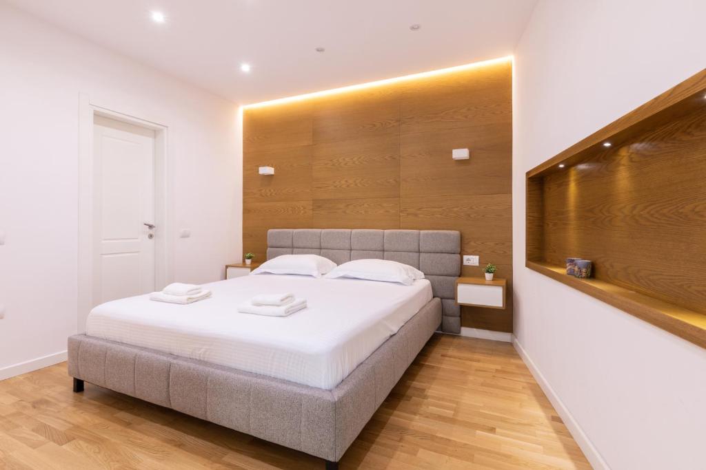 Exclusive 2 Bedrooms Apartment - Image 2