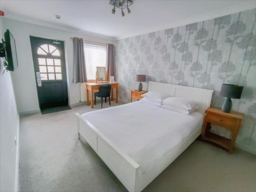 Woodcote Hotel - 