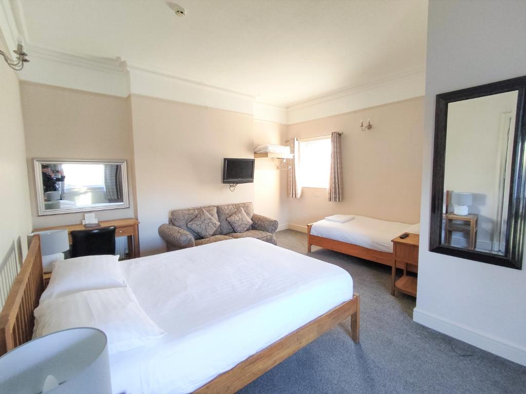 Woodcote Hotel - 