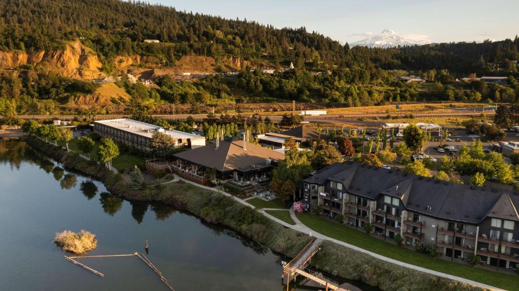 an aerial view of a resort next to a lake at Best Western Plus Hood River Inn in Hood River