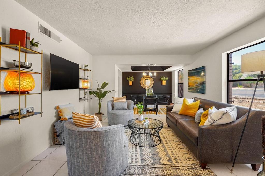 Stylish Home W Game Room & Patio, El Paso (updated prices 2024)