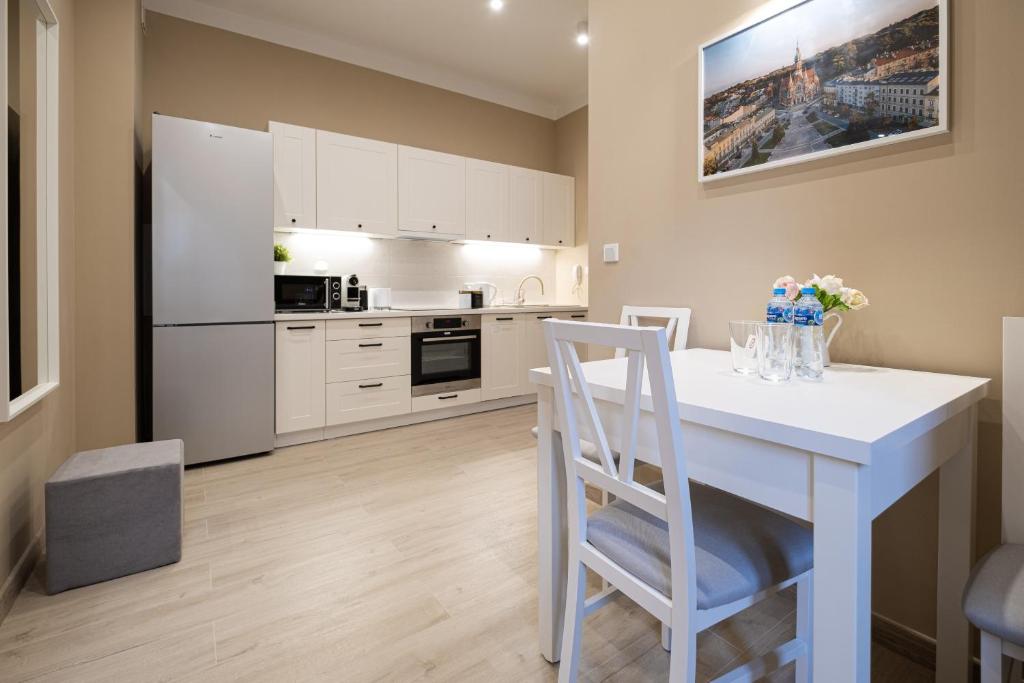 
One-Bedroom Apartment - No. 12r
