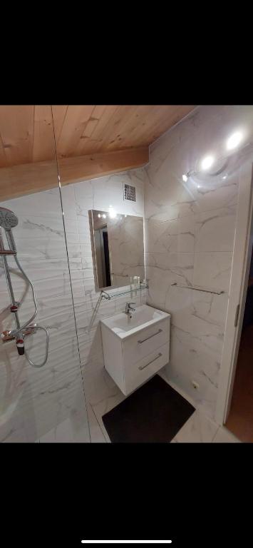 Koupelna v ubytování BEACH HOUSE ZECJA