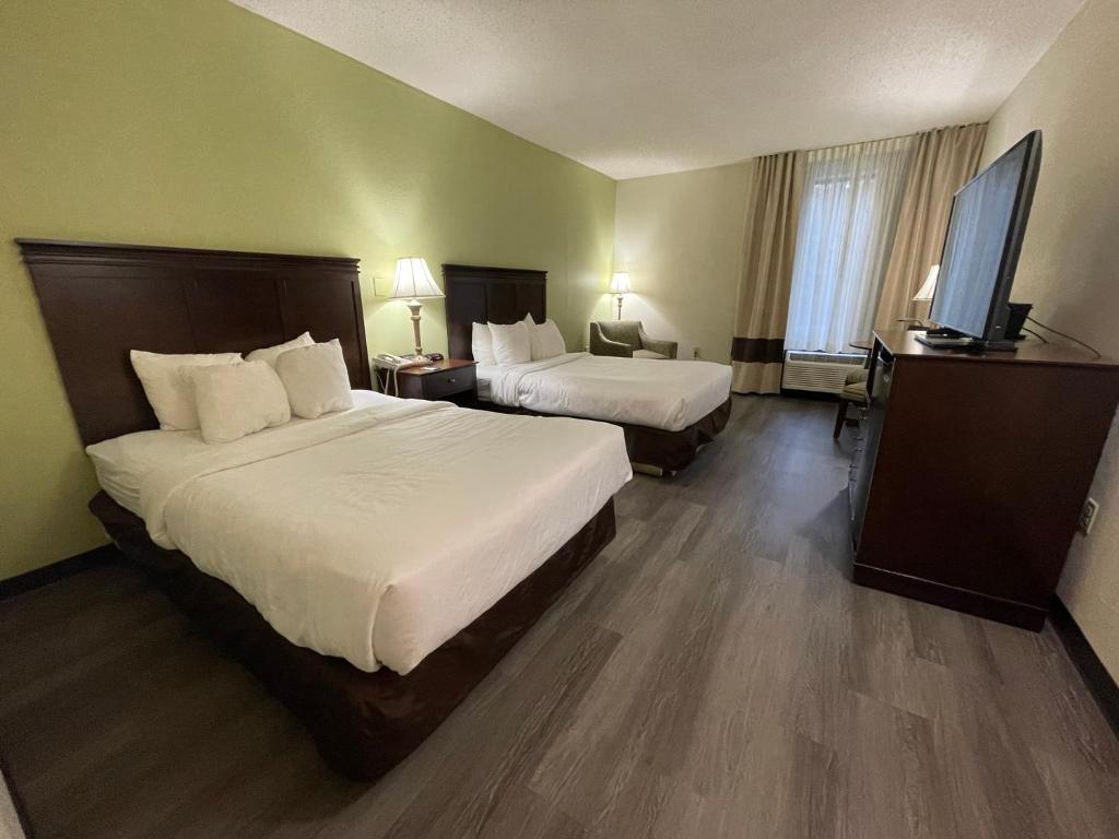 Comfort Inn Pinehurst - Southern Pines - Queen Room With Two Queen Beds - Non Smoking