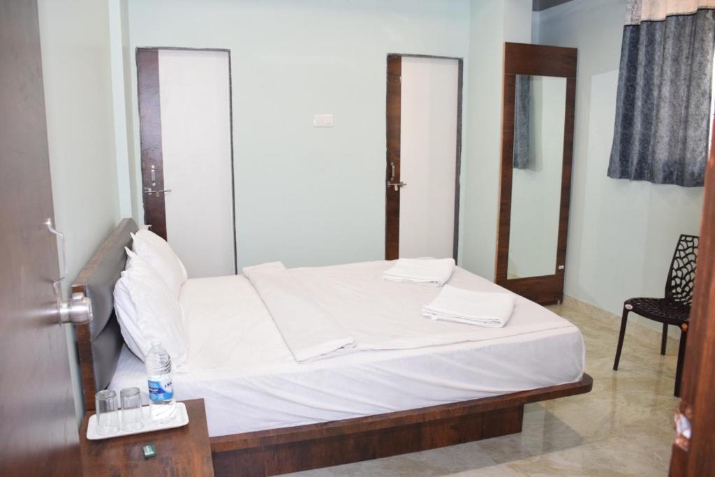 Shankar Residency, Akkalkot - Chambre Double De Luxe