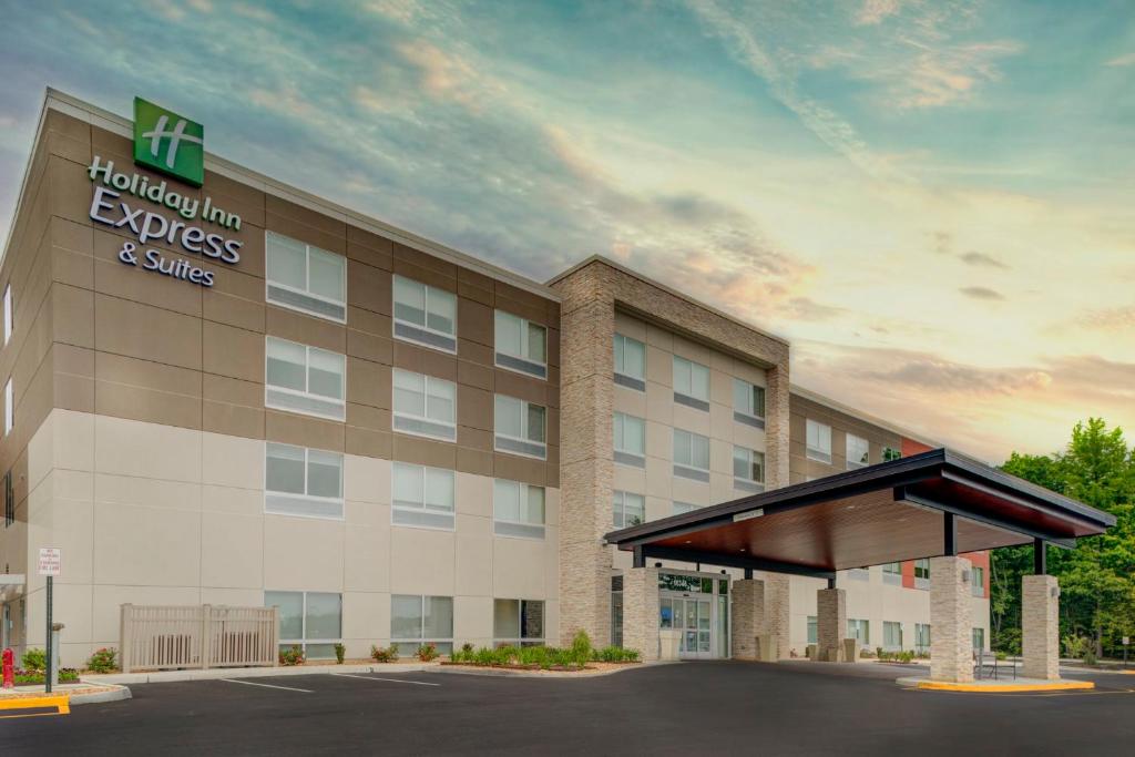 a rendering of a hotel exterior with a building at Holiday Inn Express & Suites - King George - Dahlgren, an IHG Hotel in Alden