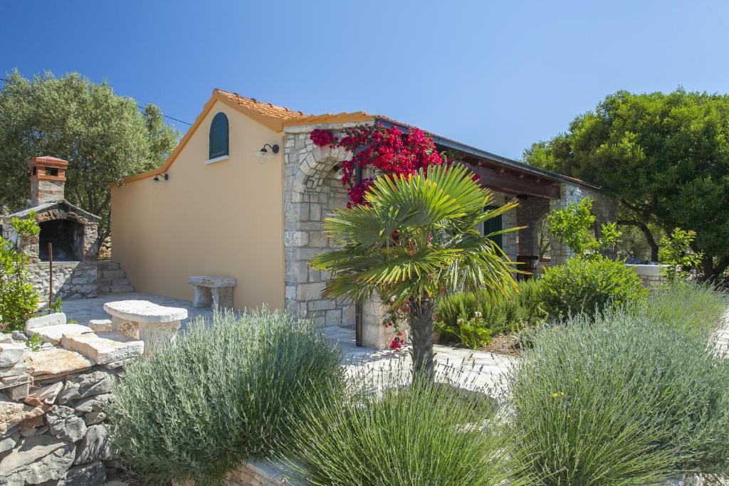 Zahrada ubytování Stone House San Pelegrin