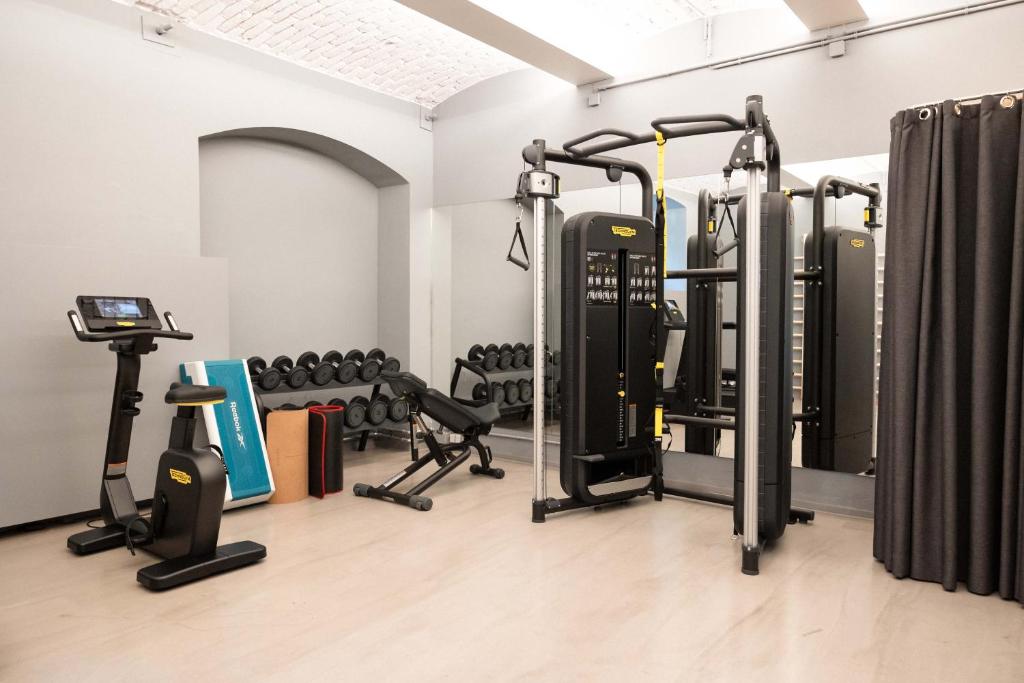 Das Fitnesscenter und/oder die Fitnesseinrichtungen in der Unterkunft Zola Hotel - Palais de Bohème Adults Only
