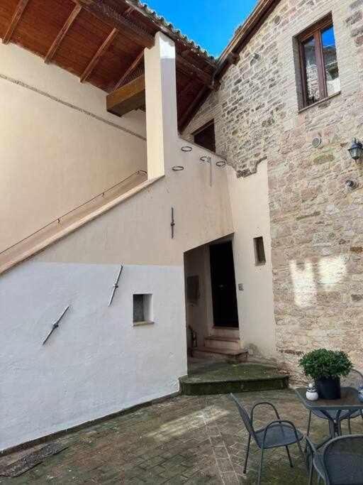 Budynek, w którym mieści się apartament