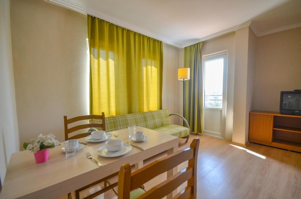 Select Suite & Apart Hotel - One-Bedroom Apartment (4 Adults)