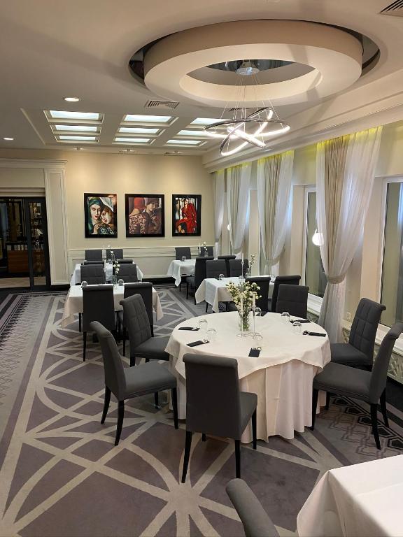 Prostor za sedenje u objektu Hotel Falko