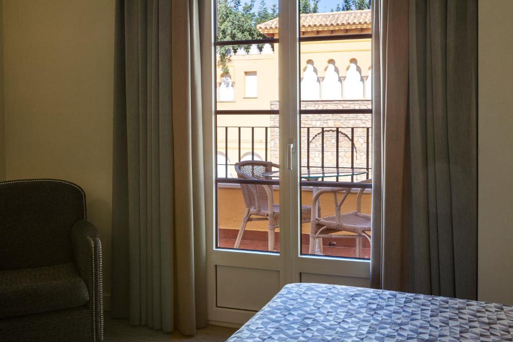 Hotel Macià Alfaros - Resim 39