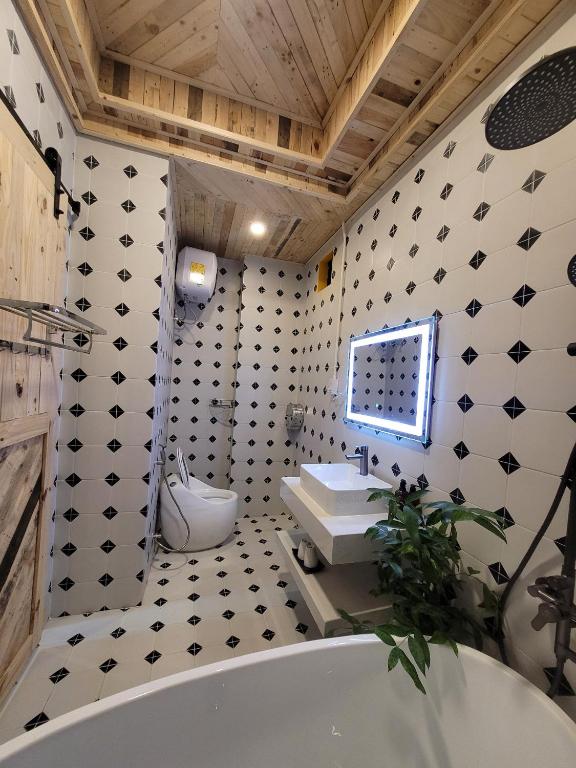 Un baño de Lightning House