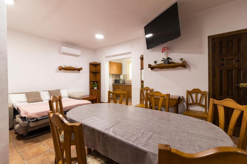 TV a/nebo společenská místnost v ubytování Apartamentos Cedro Alto