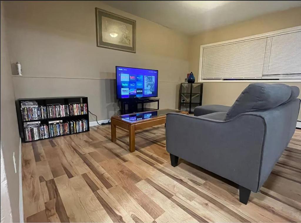 Centrally located 2BR Spacious High-speed Internet - Housity