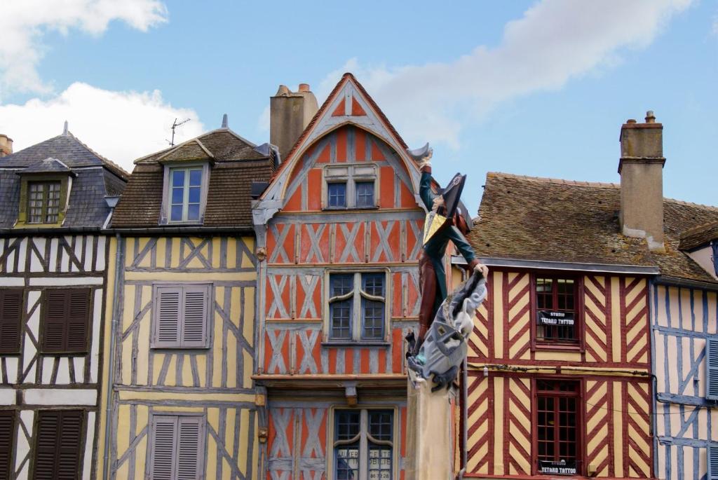 Zdjęcie z galerii obiektu Appartement La Croix au Maître (hyper centre Auxerre) w mieście Auxerre