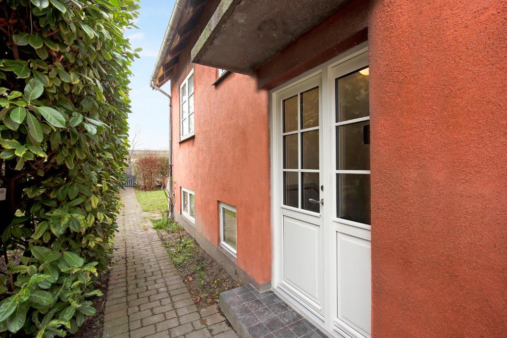Sanders Charm - Amazing Two-Bedroom Apartment with Shared Garden - Apartamento