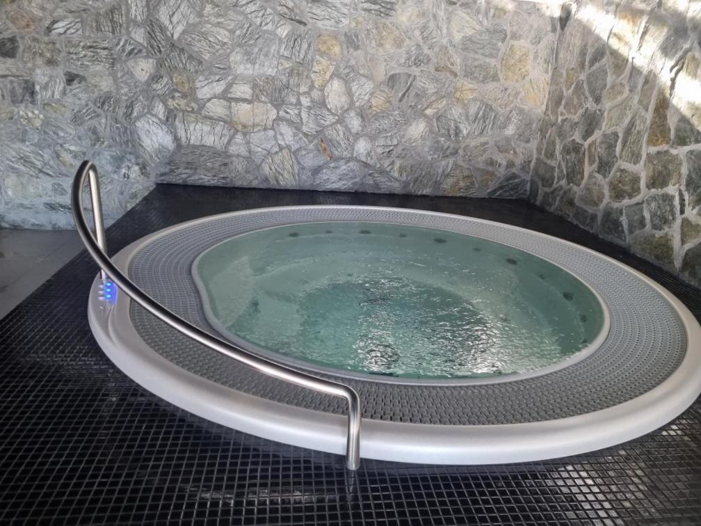 Fotografia z galérie ubytovania Apartament A2 DOMiTU z Basenem, Sauną, Jacuzzi - 5D Apartments v destinácii Szklarska Poręba