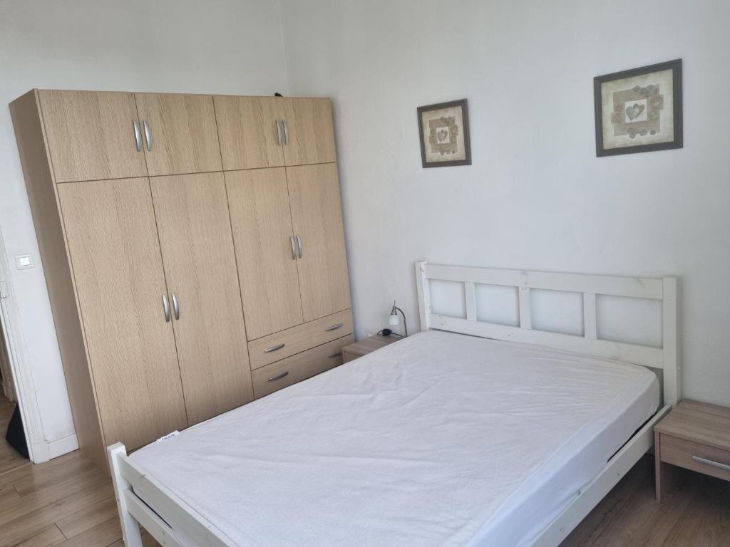 Posteľ alebo postele v izbe v ubytovaní Cannes Mimosas Apartment