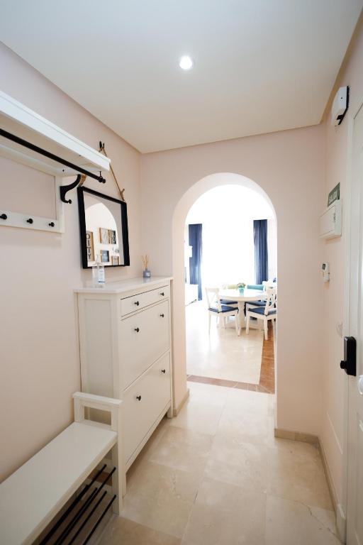 TV a/nebo společenská místnost v ubytování Two-room apartment in Elviria NEAR THE BEACH with parking