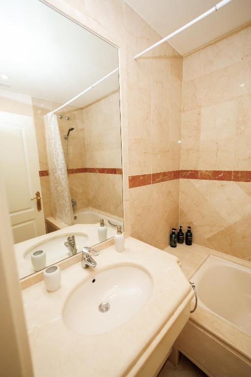 Koupelna v ubytování Two-room apartment in Elviria NEAR THE BEACH with parking