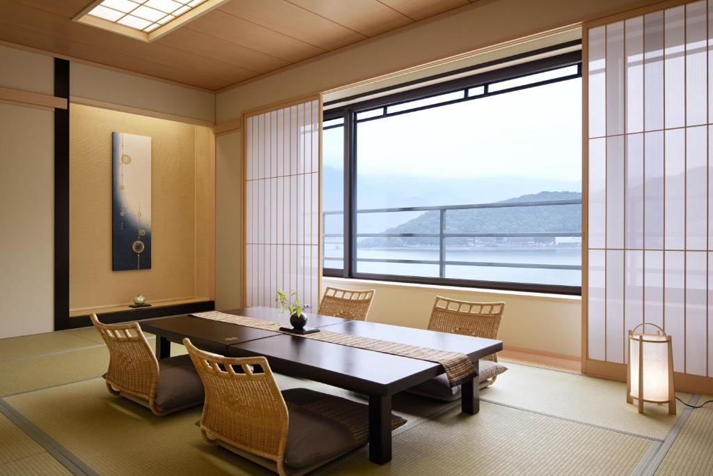 Fujikawaguchiko Onsen Konanso - 日式标准房间，带湖景 - 高层