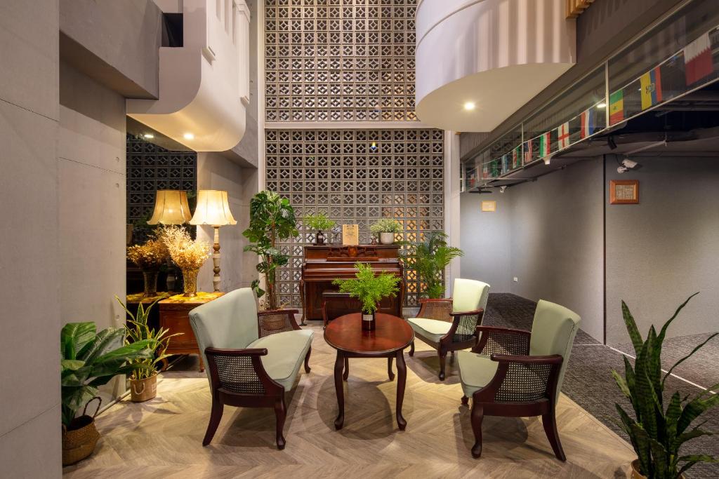 Posezení v ubytování Cho Hotel 3