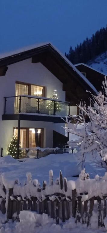 Appartamenti Chalet Orchidea a l'hivern