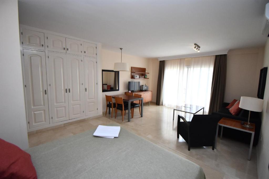 Część wypoczynkowa w obiekcie Studio Apt Walking Distance to Beach Wyndham Resor