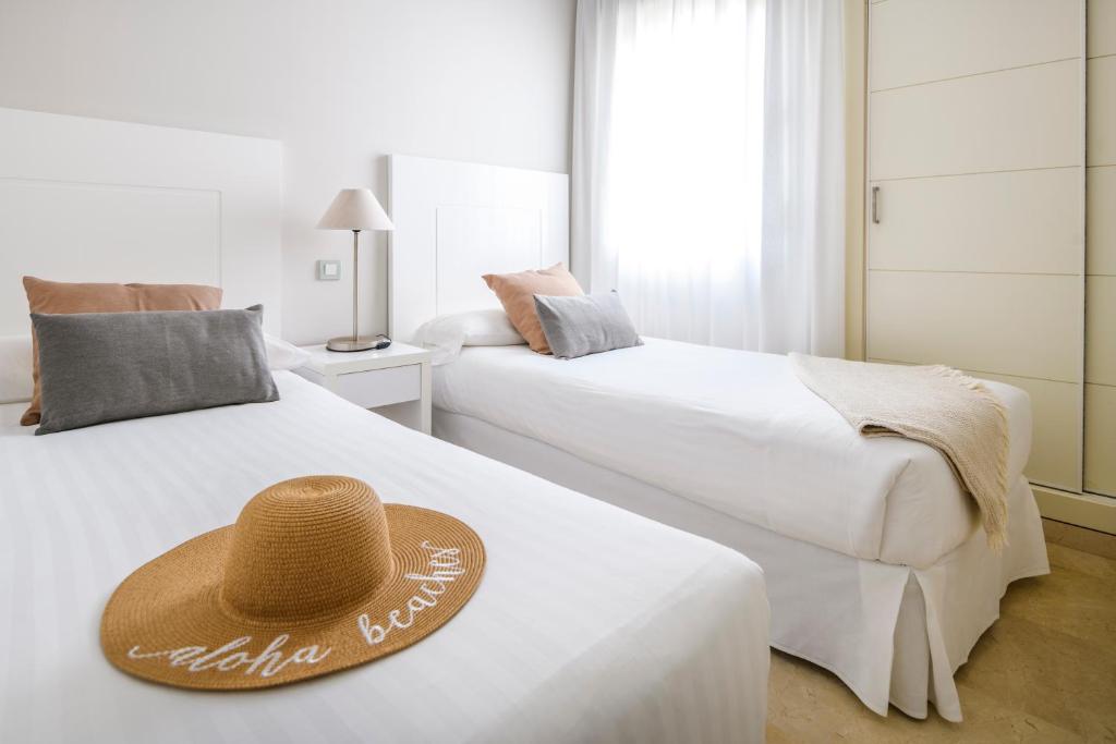 Las Colinas Golf & Country Club Residences - Three-Bedroom Apartment