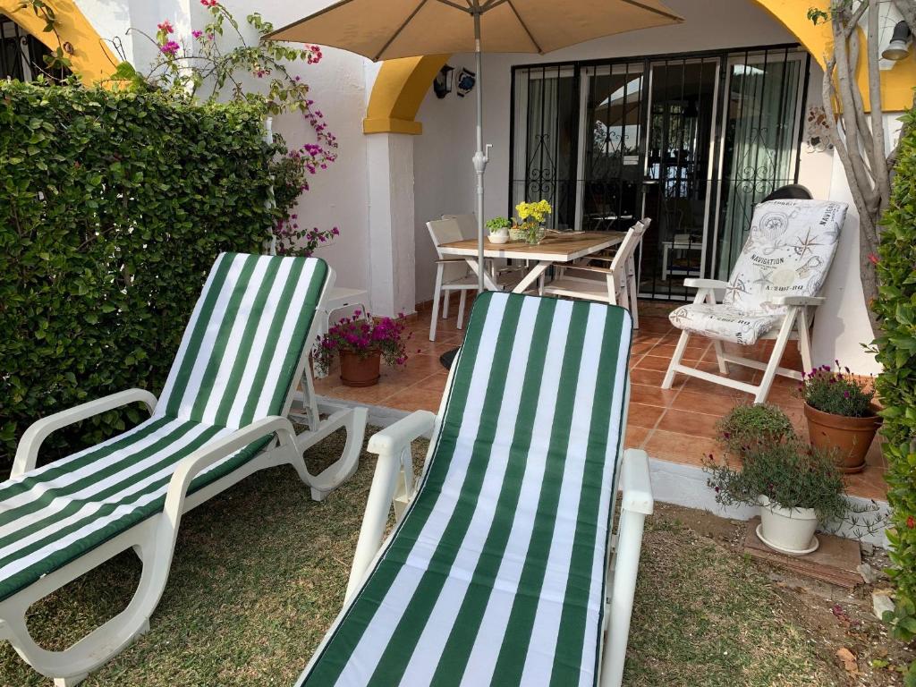 Vonkajšia záhrada v ubytovaní Townhouse Near beach Calahonda
