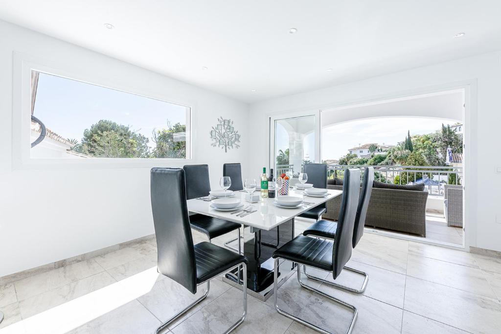 Balkon lub taras w obiekcie Luxury villa with Private Pool Benalmadena