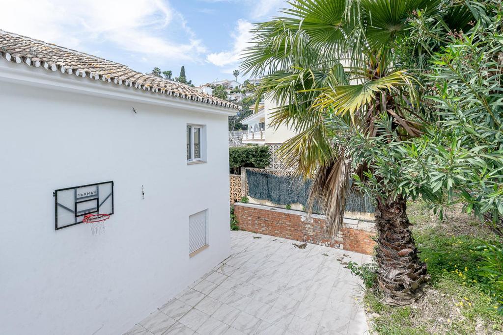 Zdjęcie z galerii obiektu Luxury villa with Private Pool Benalmadena w mieście Benalmádena