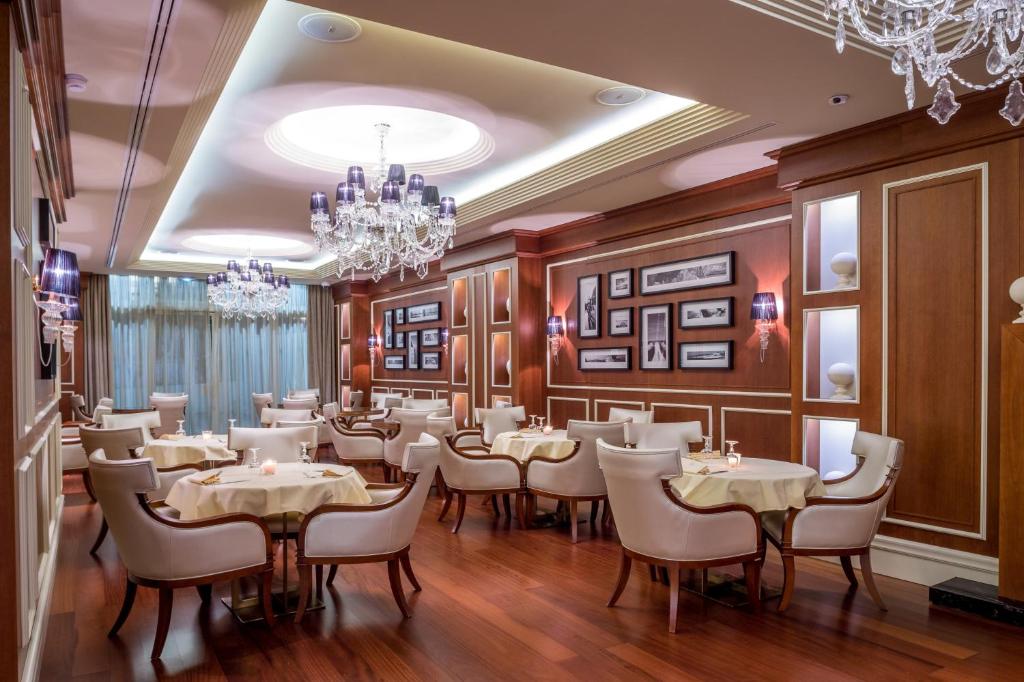 Restaurace v ubytování Hotel Century