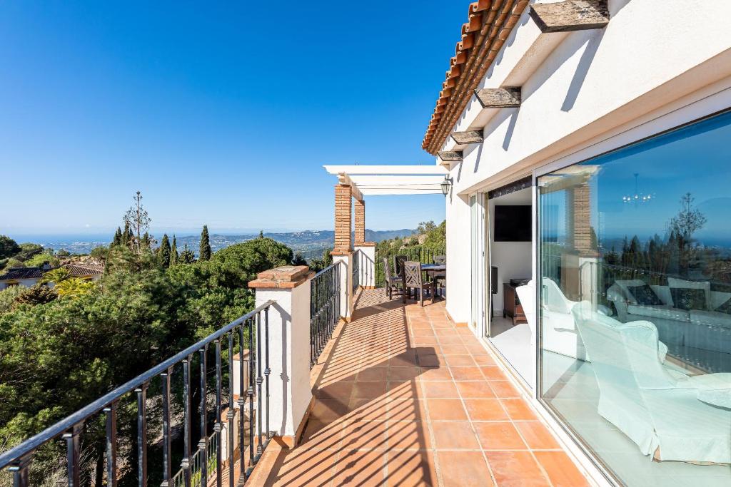 Fotografie z fotogalerie ubytování Villa with Stunning Views & Private Pool v destinaci Mijas Costa