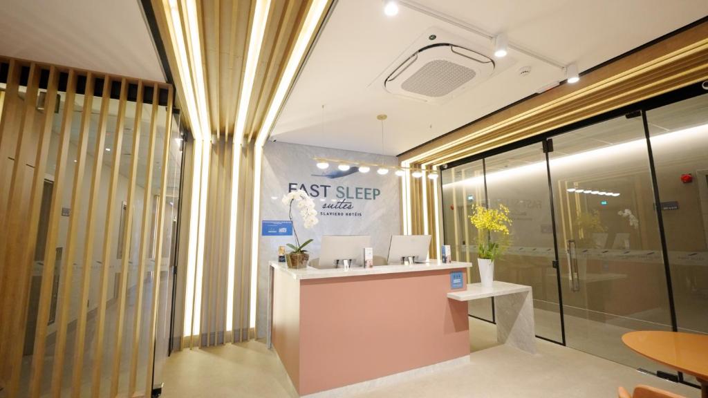 Ein Badezimmer in der Unterkunft Fast Sleep Suites by Slaviero Hoteis - Hotel dentro do Aeroporto de Guarulhos - Terminal 2 - desembarque oeste