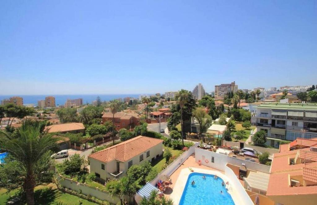 Bazén v ubytování Stunning 1 bed apt Benalmadena nebo v jeho okolí