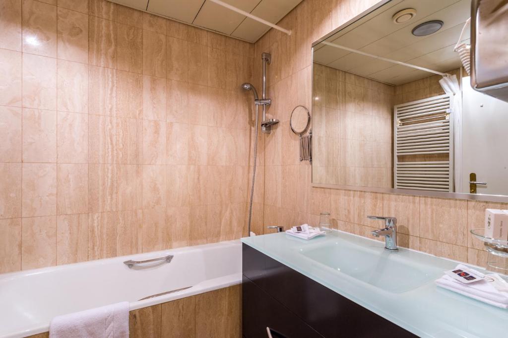 Koupelna v ubytování Hotel Century