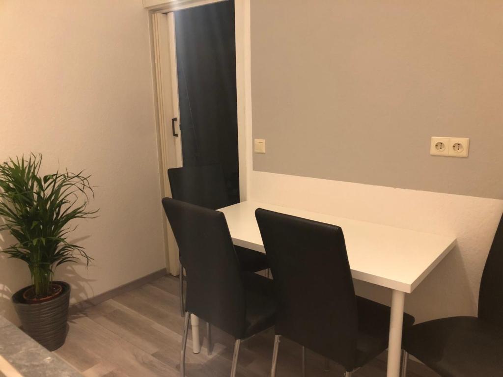 Monteur-Pension W8 - Apartamento - Piso Térreo