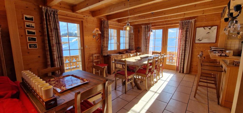 Fotografie z fotogalerie ubytování Chalet Casteol v destinaci Champoussin